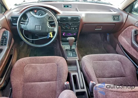 1992 Honda Accord Ex z USA, uszkodzony, nr VIN 1HGCB7671NA207553